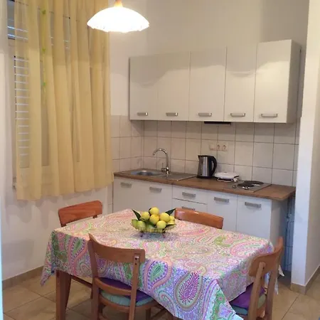 In With Terrace, Air Conditioning, Wifi, Washing Machine *