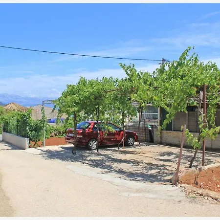 In With Terrace, Air Conditioning, Wifi, Washing Machine Apartment