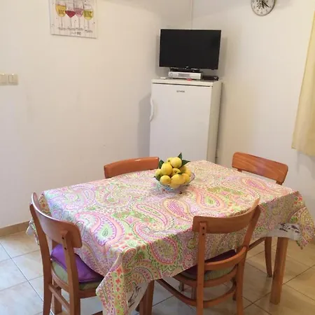 Apartment In With Terrace, Air Conditioning, Wifi, Washing Machine
