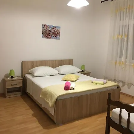 Apartment In With Terrace, Air Conditioning, Wifi, Washing Machine *