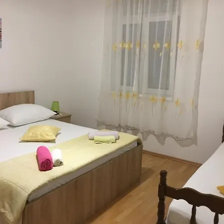 Apartment In With Terrace, Air Conditioning, Wifi, Washing Machine *